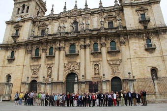 Sydkustens tredagarsresa till Jaén formade 50 skandinaviska ambassadörer som gladeligen övertygar sina bekanta om att besöka provinsen. Gruppbilden är tagen framför katedralen i Jaén.