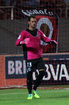 Sevillas portugisiske målvakt Beto blev Benficas baneman.