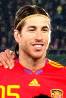 Sergio Ramos var lagkapten och gjorde 1-0 målet mot Makedonien på straff.