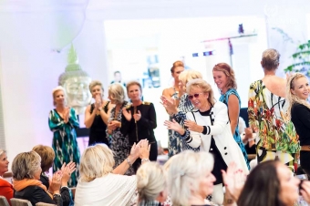 SWEA Marbellas årliga modevisning lockade 9 april hela 107 kvinnor. Foto: Agata Jensen