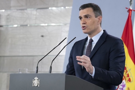 Pedro Sánchez annonserade 25 april att Spanien är på rätt väg, men att det fortfarande krävs stor varsamhet. Foto: PSOE