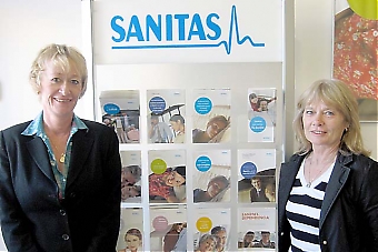 Inger Bergman Lindvall är försäkringsagent och arbetar tillsammans med Monica Åkerman för det spanska sjukförsäkringsbolaget Sanitas i Estepona. 