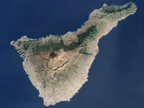 Tenerife är en av de fyra öar som befinner sig i röd situation.