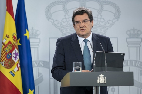 Rekordvågen sammanföll med att migrationsministern José Luís Escrivá besökte Gran Canaria.