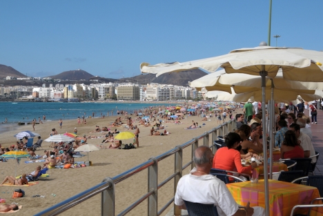 Kanarieöarna återvinner sina två viktigaste marknader precis till inledningen av vintersäsongen.