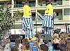 Bananer i pyjamas uppträdde för de mindre barnen på Svenska skolans nationaldagsfirande.