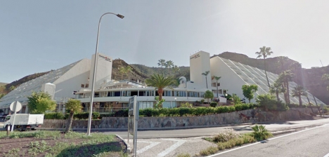 Trots en del fördomar har ett norsk-brittiskt par upplåtit sitt hotell på Gran Canaria, till hundratals båtflyktingar. Unn Tove Saetran berättar att det har förändrat deras liv. Foto: Google Maps