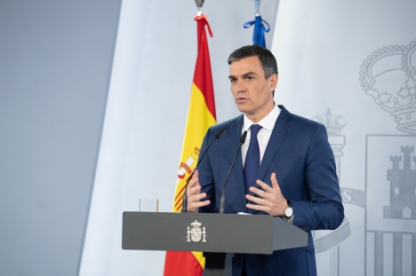 Regeringschefen Pedro Sánchez i samband med en presskonferens 13 april, vid vilken han presenterade de stora dragen i Spaniens återhämtningsplan.