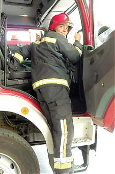 När brandlarmet går handlar det om sekunder innan Luciano och hans kollegor kastar sig i bilen och beger sig till olycksplatsen – oftast en bostadsbrand, en trafik eller arbetsplatsolycka.