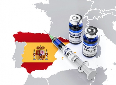 Mer än halva befolkningen i Spanien har nu erhållit minst en dos av vaccinet.