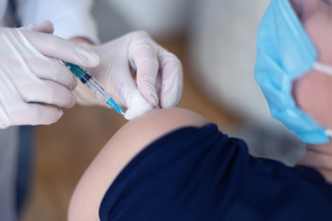 Vaccineringstakten i Spanien den senaste veckan har legat på i genomsnitt 172.000 doser om dagen, mot mer än en halv miljon i mitten av juli.