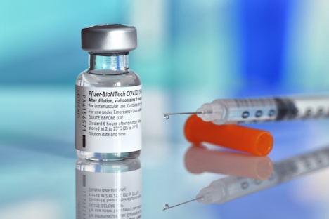 Den tredje dosen omfattar endast personer som erhållit vaccin från Pfizer eller Moderna.
