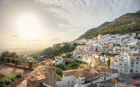 Den jagade svensken spårades och greps av Policía Nacional i Mijas-Pueblo, en vecka efter dådet i Estepona.