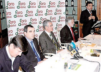 Partiet Foro Andaluz arrangerade 23 februari ett föredrag om korruption på restaurang Santiago, i Marbella. Bland deltagarna fanns tidigare arbetsmarknadsministern Manuel Pimentel och advokaten Luís Bertelli.
