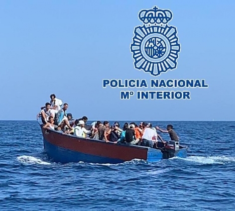 Medan antalet båtflyktingar som kommer till Andalusien minskar, ökar de på Kanarieöarna, Balearerna och även i Alicante.