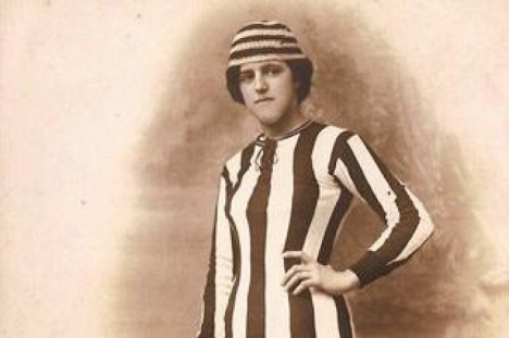 Ana Carmona Ruiz eller Nita Carmona, alias Veleta, sägs vara Spaniens första kvinnliga fotbollsspelare.
