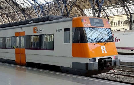 Trots att det är förbjudet är det många personer som korsar järnvägsspåren och olyckan vid Montmeló är inte den första i sitt slag i det katalanska pendeltågsnätet Rodalíes.