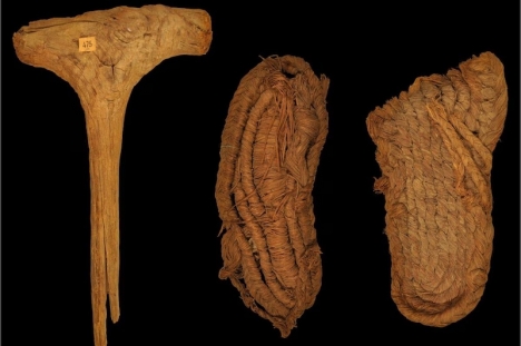 Några av de unika föremålen som hittats i Fladdermusgrottan i Albuñol (Granada). Foto: Proyecto Mutermur