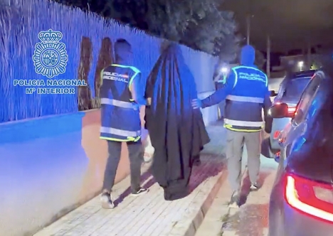 Två av de gripna uppges vara ett par som konverterat till islam. Foto: Policía Nacional