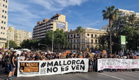 Enligt arrangörerna gick 25.000 människor i demonstrationståget genom Palma de Mallorca. Foto: @CCOOBalears/X