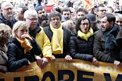 Högsta domstolen vägrar att tillämpa amnestilagen på de främsta katalanska separatistledarna.