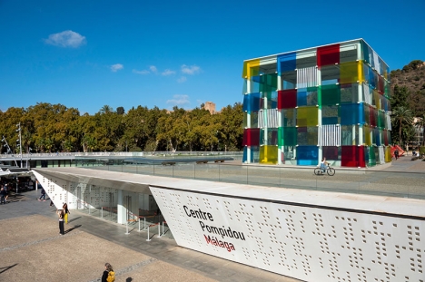 Centre Pompidou Málaga blir kvar vid hamnen åtminstone till 2035.