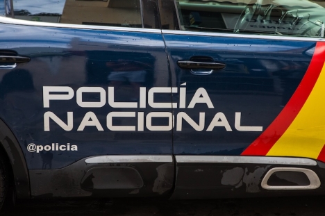 Policía Nacional grep den 25-årige mannen baserat på flera vittnesmål.