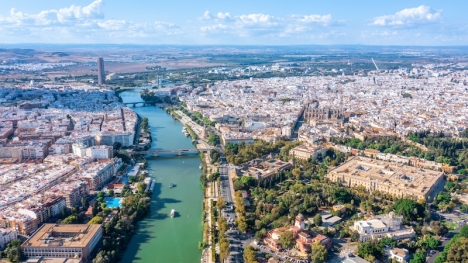 En tredjedel av de omkring 15.000 bostäder som hyrs ut på korttid i Sevilla bedöms sakna licens.