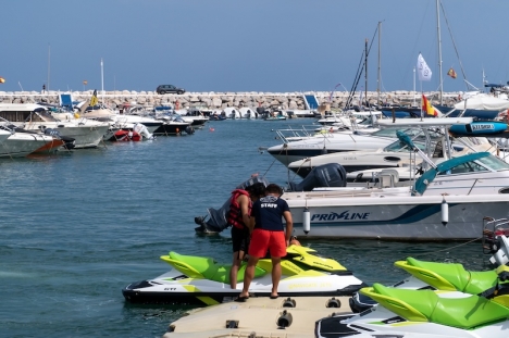 Arkivbild på vattenskoterekipage i Puerto Banús.