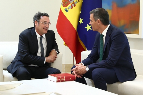 Riksåklagaren Álvaro García Ortiz med regeringschefen Pedro Sánchez.