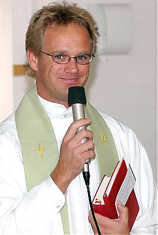 Magnus Salomonsson slutar som präst i Svenska Kyrkan i Fuengirola till sommaren. “Det är ett oerhört intensivt arbete och som ensam präst är man väldigt utsatt, jag orkar helt enkelt inte längre.”