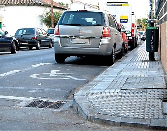 Lagen säger att två procent av p-platserna ska vara reserverade för handikappade, i Málaga finns hela två tusen.