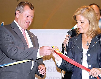 Anders Rönquist har haft fem intensiva år som Sveriges ambassadör i Spanien. I november 2008 invigde han bland annat Sydkustens svenskdagar på Parque Miramar i Fuengirola, tillsammans med borgmästaren Esperanza Oña.