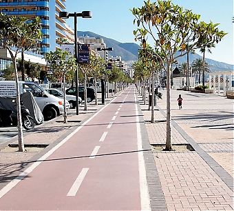En gemensam strandpromenad för hela Costa del Sol skulle få kustborna mer aktiva, tror kommunsamfundets president Juan Sánchez. Fuengirola är en av de kommuner som både rustat upp sin strandpromenad och infört cykelbanor.