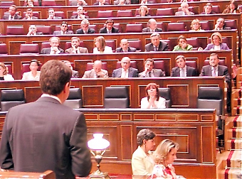 Motståndare eller bundsförvanter? PSOE och PP har tillsammans större delen av makten i Spanien.