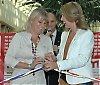 Sveriges borgmästare Cecilia Julin och Fuengirolas utlänningsråd Katja Westerdahl förrättade invigningen.