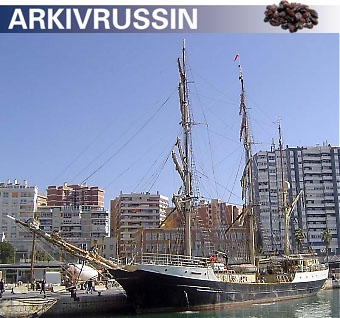 Den tremastade barken Gunilla pryder kajen Muelle Uno i Málagas hamn, fram till 7 december.