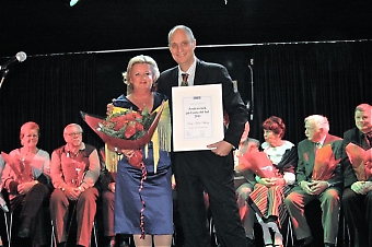 SWEA Marbellas ordförande Rose-Marie Wiberg var i mycket fint sällskap när hon 9 december mottog utmärkelsen Årets Svensk på Costa del Sol 2011, av Sydkustens Mats Björkman.