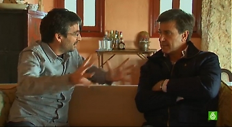 Sonen till Hertiginnan av Alba, Cayetano Martínez de Irujo, gör ordentligt bort sig i en intervju med den kontroversielle reporten Jordi Évole.