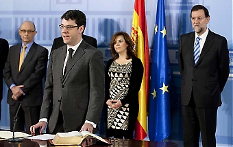 Soraya Sáez de Santamaría har hittills fått ta alla de otacksamma uppgifterna i den nya regeringen. Foto: PP