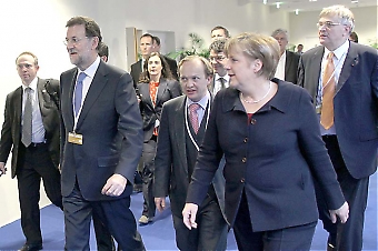 Vissa medier hävdar att Rajoy i hemlighet antytt till Angela Merkel att Spanien behöver ett uppskov på sina underskottskrav. Foto: PP