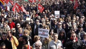 Facket, offentligantällda och studenter har genomfört flera demonstrationer den senaste tiden. PP-regeringen är dock inte mottaglig för kritik. Foto: PSOE