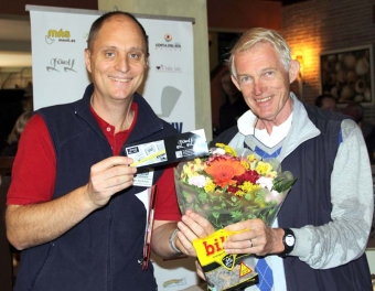 När tävlingen 30 oktober på El Chaparral Golf fick avbrytas åkte alla deltagare hem med priser, som Arne Lindholm.